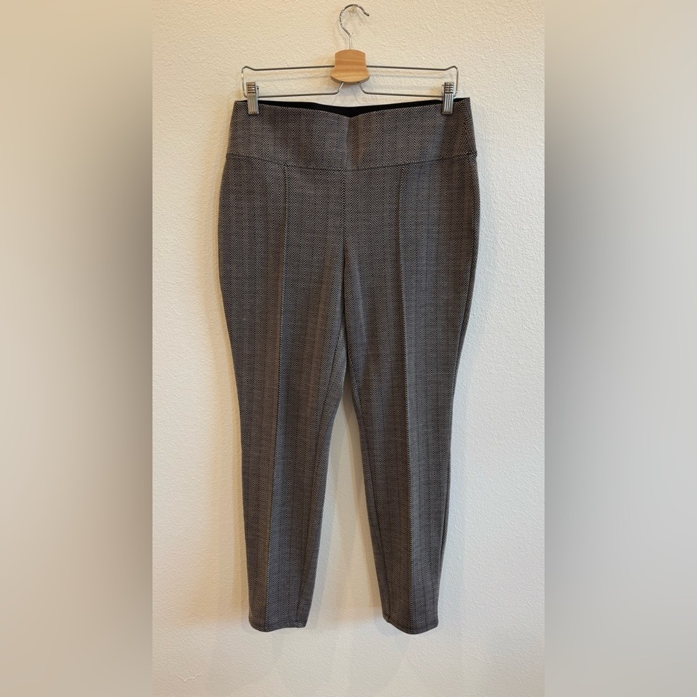 Nine West Black and White Herringbone Cropped Pants